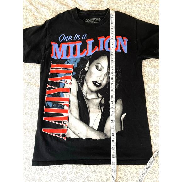 Aaliyah One in a Million Graphic T-Shirt Size Small - Picture 4 of 7